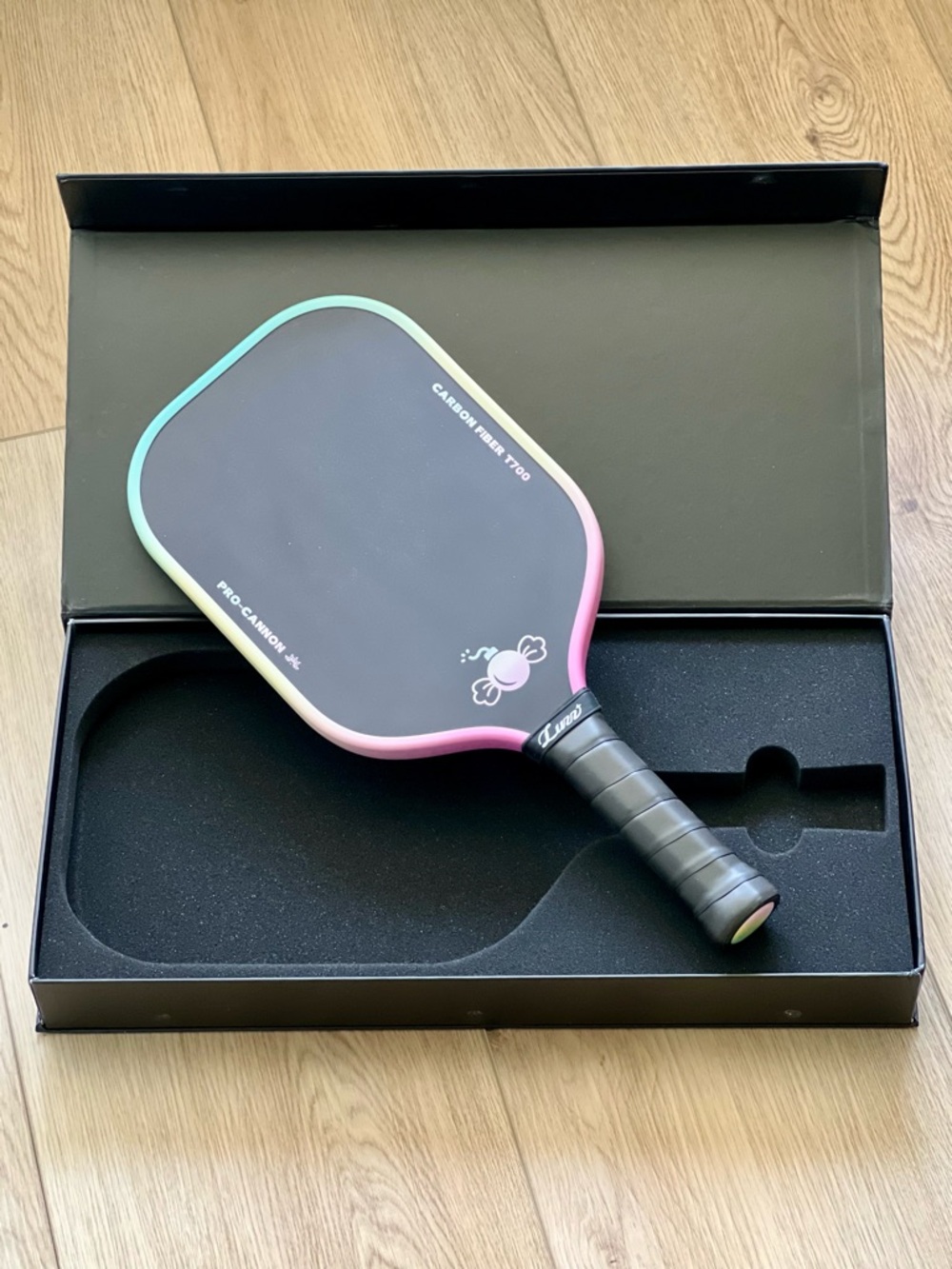 Luzz Pro Cannon Pickleball Paddle. Like new with cover & box. Bargain price Gen3
